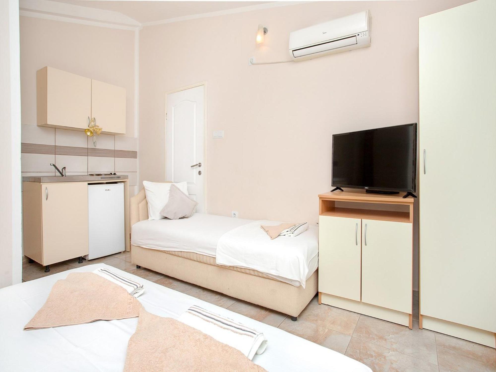 Apartments Mik5 - Famous Beach Jaz Budva Exterior photo
